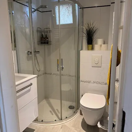 - View - For 6 Guests