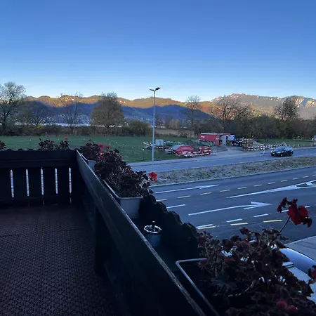 - View - For 6 Guests 툰